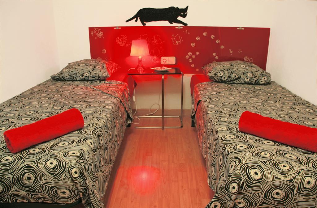 Poprooms Barcelona Room photo